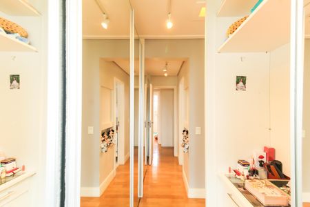 Apartamento à venda com 178m², 3 quartos e 4 vagasCloset da suíte 2