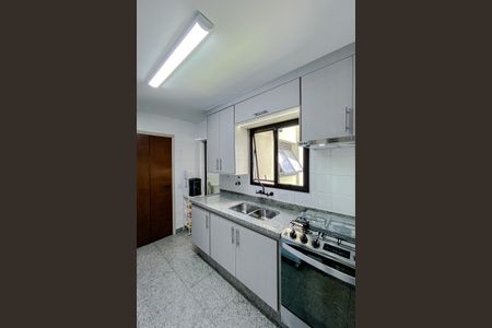 Apartamento à venda com 99m², 3 quartos e 2 vagas Apartamento à venda com 99m², 3 quartos e 2 vagasCozinha