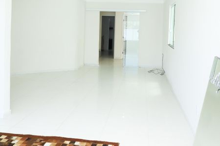 Casa para alugar com 4 quartos, 320m² em Piatã, Salvador