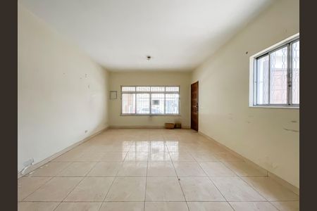 Casa à venda com 130m², 3 quartos e 3 vagasSala