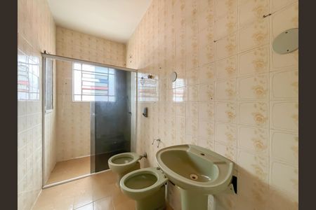 Casa à venda com 130m², 3 quartos e 3 vagasBanheiro 2