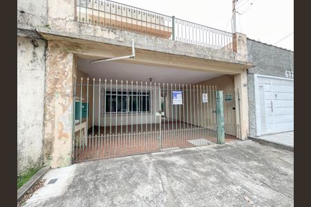 Casa à venda com 130m², 3 quartos e 3 vagasFachada