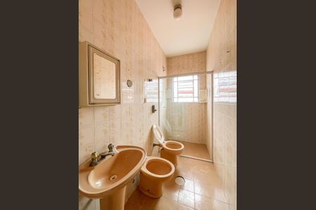 Casa à venda com 130m², 3 quartos e 3 vagasBanheiro da Suíte