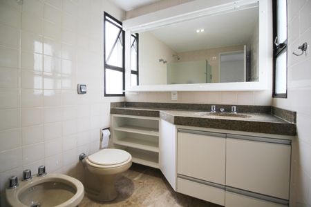 Apartamento para alugar com 126m², 3 quartos e 2 vagasBanheiro da Suíte 