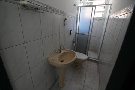Banheiro de casa para alugar com 1 quarto, 50m² em Curicica, Rio de Janeiro