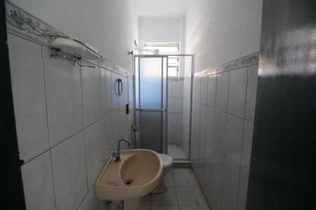 Banheiro de casa para alugar com 1 quarto, 50m² em Curicica, Rio de Janeiro