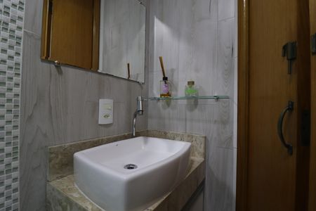 Apartamento à venda com 55m², 2 quartos e 1 vagaBanheiro 2