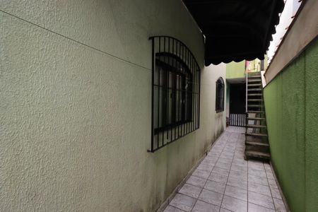 Casa para alugar com 130m², 2 quartos e 1 vagaCorredor externo
