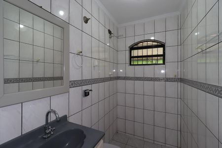 Casa para alugar com 130m², 2 quartos e 1 vagaBanheiro do piso inferior