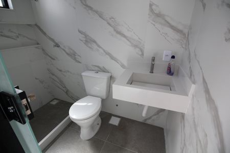 Casa de condomínio à venda com 192m², 3 quartos e 3 vagasBanheiro Social