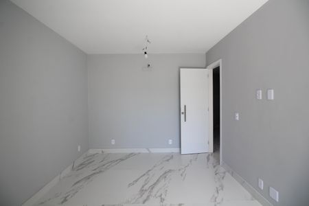 Casa de condomínio à venda com 192m², 3 quartos e 3 vagasQuarto 2