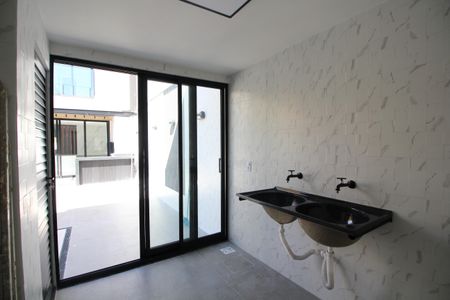 Casa de condomínio à venda com 192m², 3 quartos e 3 vagasÁrea de Serviço