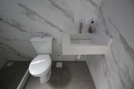 Casa de condomínio à venda com 192m², 3 quartos e 3 vagasBanheiro Social