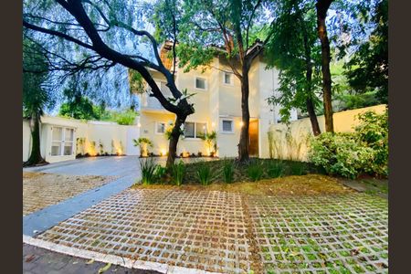 Casa de condomínio à venda com 274m², 3 quartos e 2 vagas
