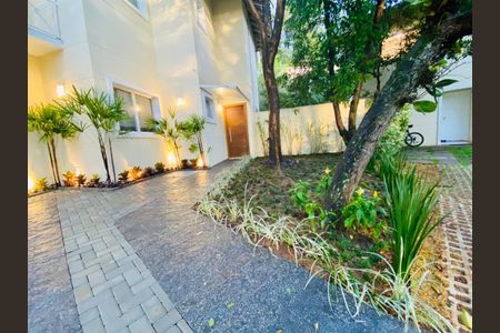 Casa de condomínio à venda com 274m², 3 quartos e 2 vagas