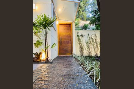 Casa de condomínio à venda com 274m², 3 quartos e 2 vagas