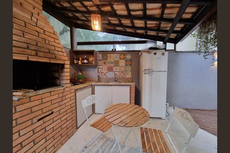 Casa de condomínio à venda com 274m², 3 quartos e 2 vagas