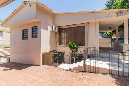 Casa de condomínio para alugar com 250m², 3 quartos e 4 vagasFachada