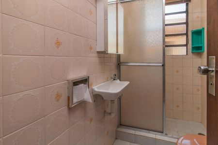 Casa de condomínio para alugar com 250m², 3 quartos e 4 vagasBanheiro da Suíte