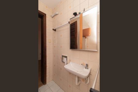 Casa de condomínio para alugar com 250m², 3 quartos e 4 vagasBanheiro da Suíte