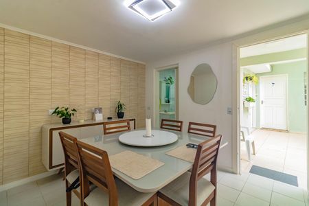 Casa para alugar com 3 quartos, 250m² em Vila Guarani (zona Sul), São Paulo