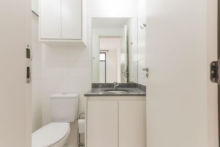 Banheiro de apartamento para alugar com 1 quarto, 25m² em Butantã, São Paulo