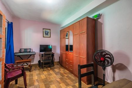 Quarto 1 de casa à venda com 3 quartos, 270m² em Jardim dos Camargos, Barueri