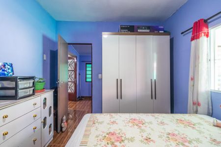 Quarto 2 de casa à venda com 3 quartos, 270m² em Jardim dos Camargos, Barueri