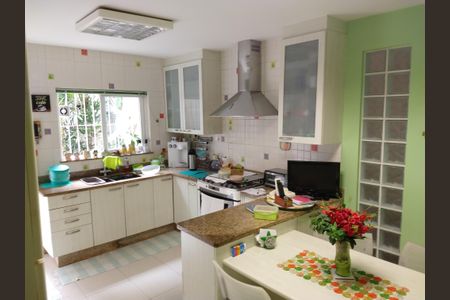 Casa à venda com 362m², 6 quartos e 2 vagas