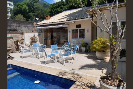 Casa à venda com 362m², 6 quartos e 2 vagas