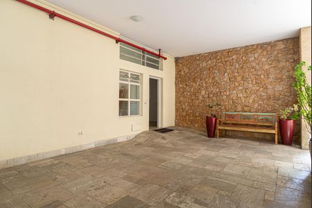 Apartamento à venda com 180m², 2 quartos e 2 vagasÁrea comum - Entrada do Edifício