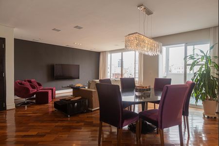 Apartamento à venda com 180m², 2 quartos e 2 vagasSala