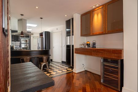 Apartamento à venda com 180m², 2 quartos e 2 vagasCozinha