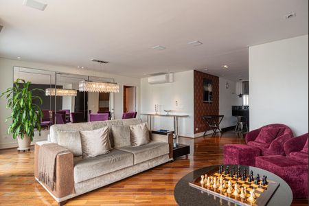 Apartamento à venda com 180m², 2 quartos e 2 vagasSala