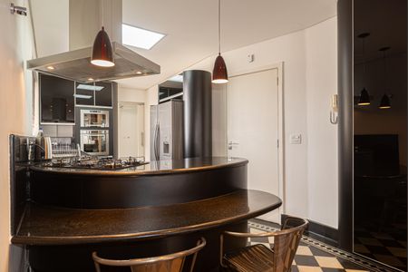 Apartamento à venda com 180m², 2 quartos e 2 vagasCozinha