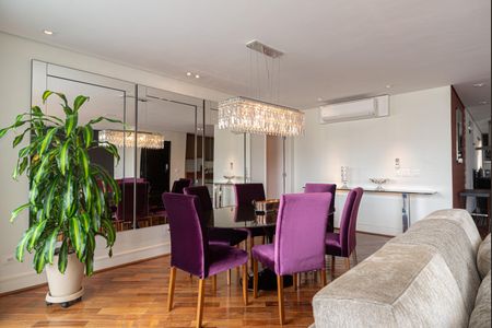 Sala de apartamento à venda com 2 quartos, 180m² em Bela Vista, São Paulo