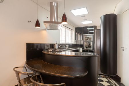 Apartamento à venda com 180m², 2 quartos e 2 vagasCozinha