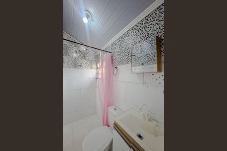 Banheiro de casa para alugar com 1 quarto, 60m² em Vila Invernada, São Paulo