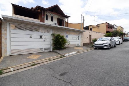 Casa para alugar com 190m², 3 quartos e 4 vagasFachada e Plaquinha
