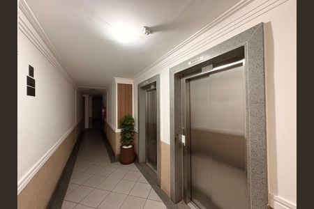 Apartamento para alugar com 56m², 2 quartos e 1 vagaHall social
