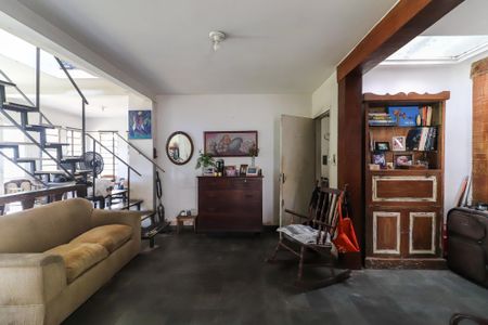 Sala de casa à venda com 4 quartos, 252m² em Caxingui, São Paulo