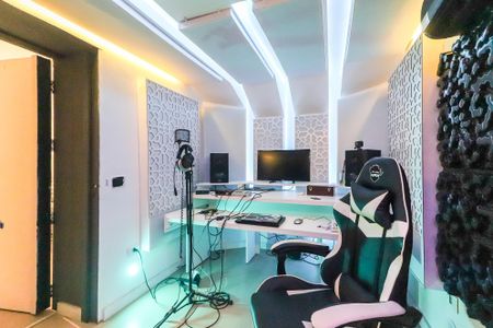 Casa à venda com 252m², 4 quartos e 4 vagasStudio 