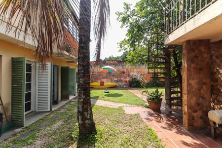 Casa à venda com 252m², 4 quartos e 4 vagasQuintal