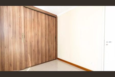 Apartamento à venda com 70m², 2 quartos e 1 vagaFoto 02