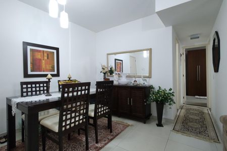 Apartamento à venda com 72m², 2 quartos e 1 vagaSala