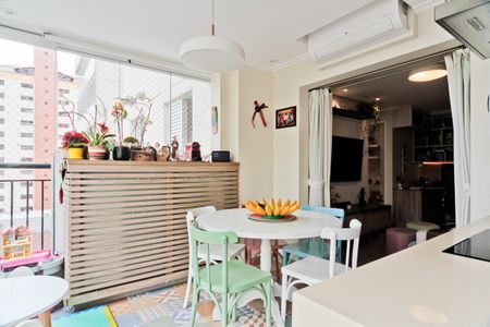 Apartamento à venda com 65m², 2 quartos e 1 vaga Apartamento à venda com 65m², 2 quartos e 1 vagaVaranda