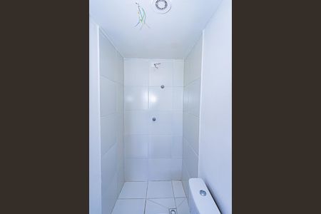 Banheiro de kitnet/studio para alugar com 1 quarto, 16m² em Jardim Jaragua (sao Domingos), São Paulo