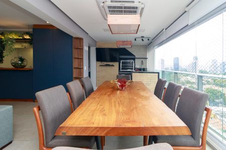 Apartamento à venda com 131m², 3 quartos e 2 vagasSala - Varanda