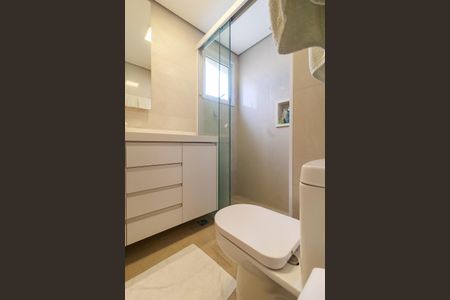 Apartamento à venda com 131m², 3 quartos e 2 vagasSuíte 1 - Banheiro