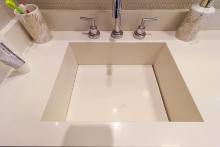 Apartamento à venda com 131m², 3 quartos e 2 vagasSuíte 1 - Banheiro